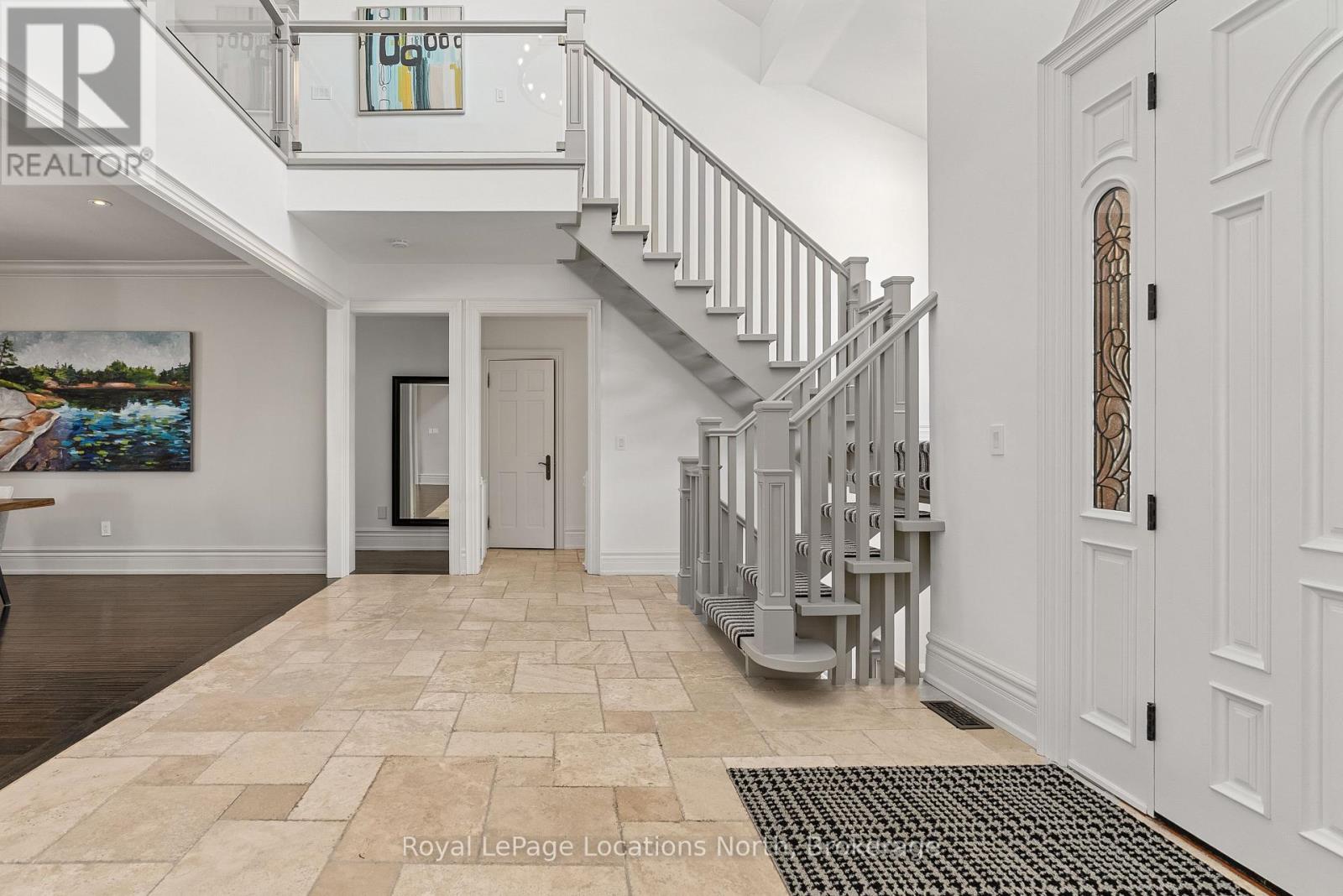 109 Hemlock Court W Property Photo 3