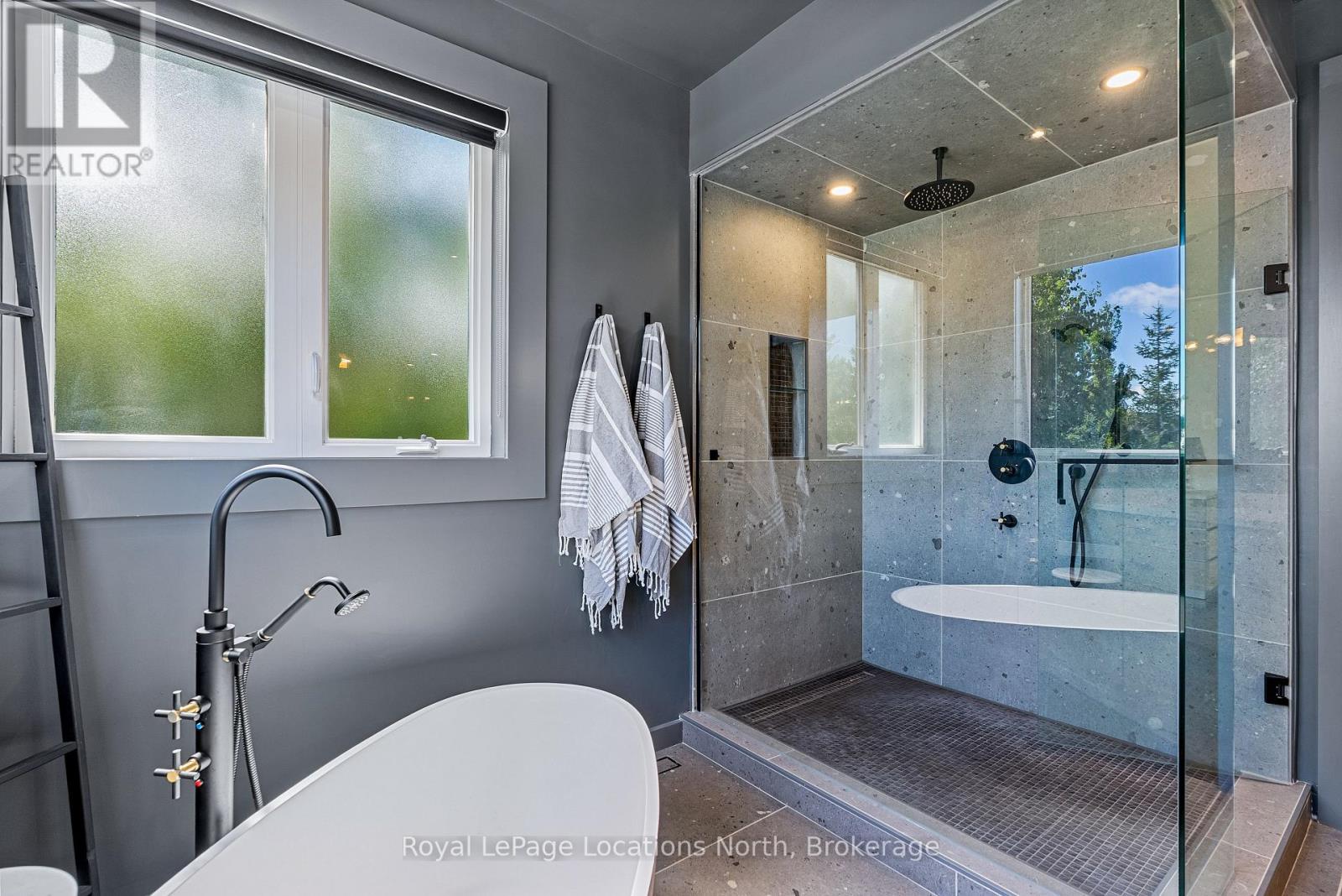 109 Hemlock Court W Property Photo 14