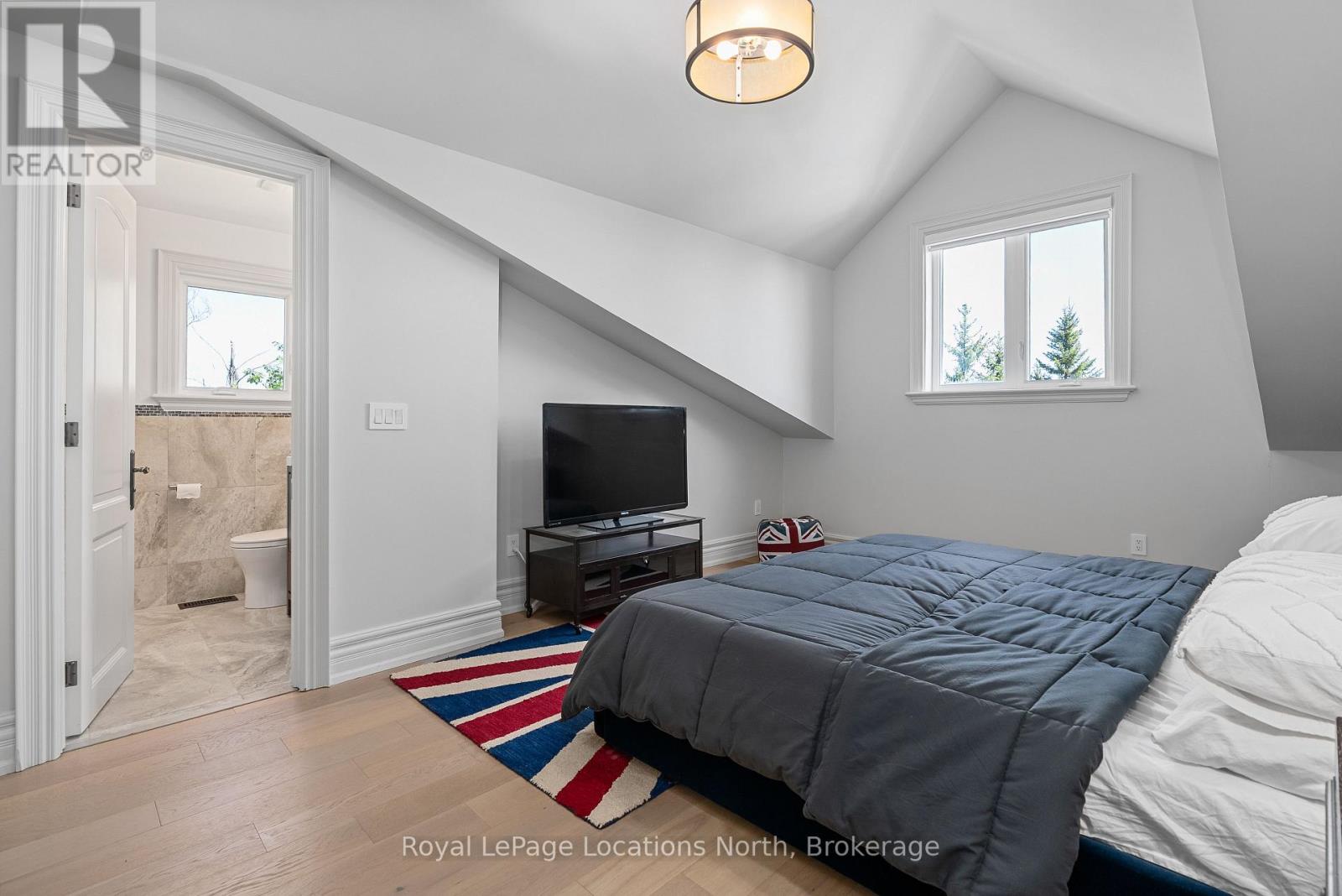 109 Hemlock Court W Property Photo 19