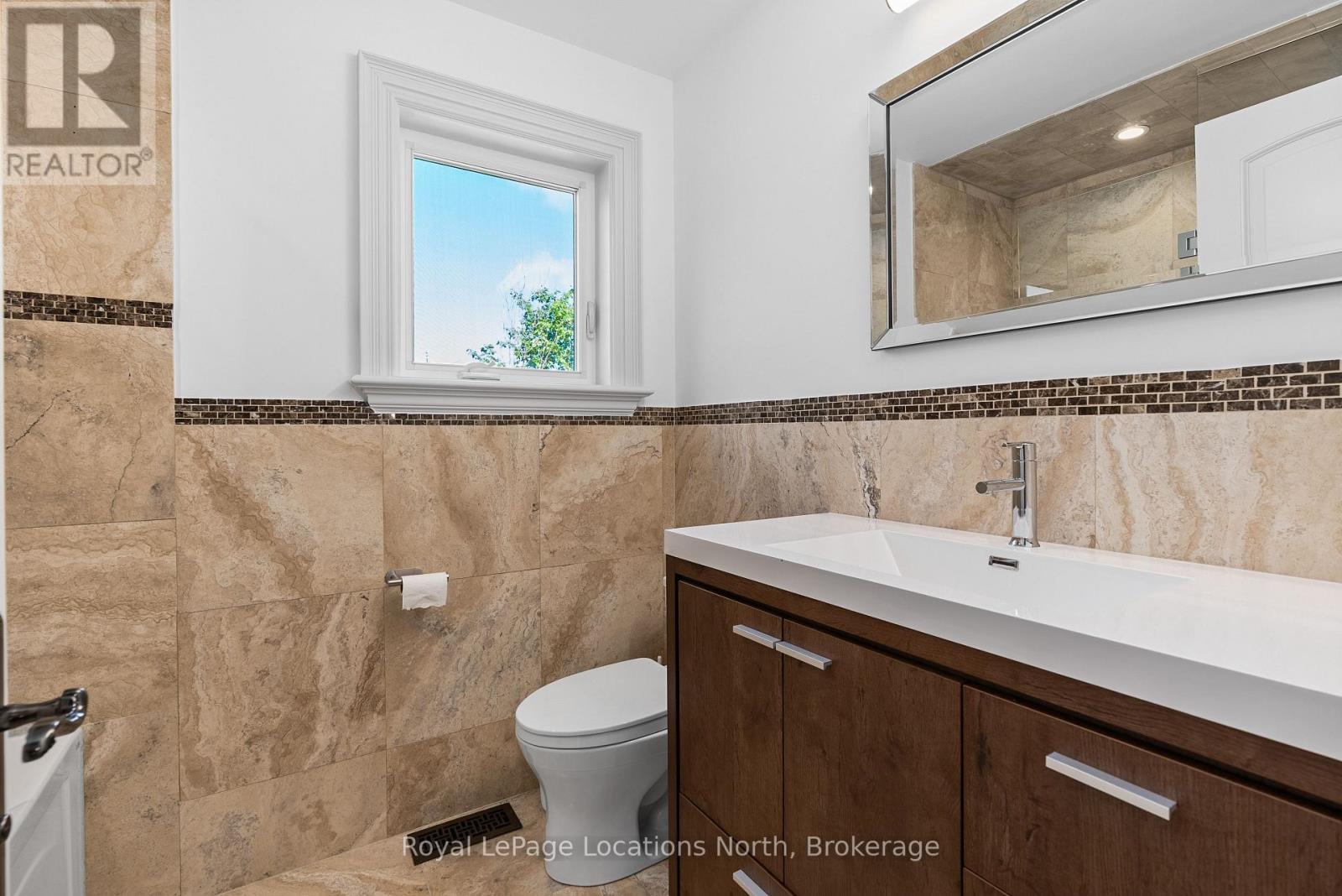 109 Hemlock Court W Property Photo 21