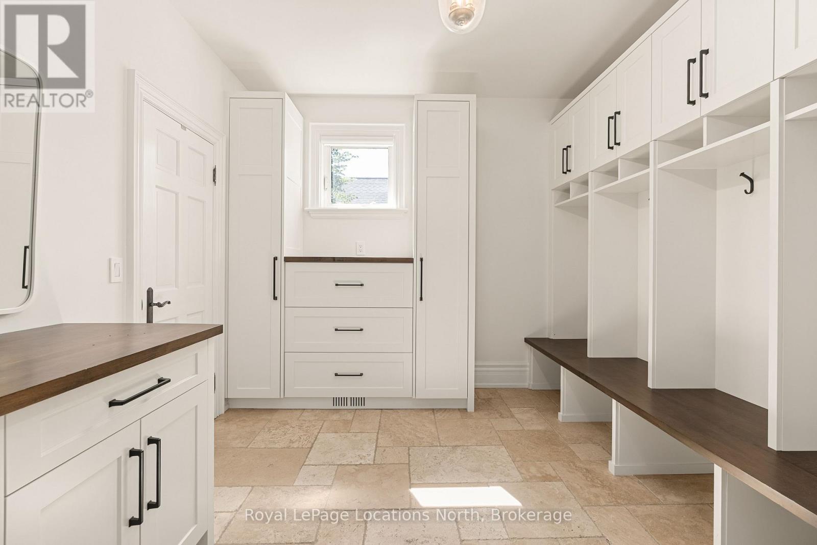 109 Hemlock Court W Property Photo 30