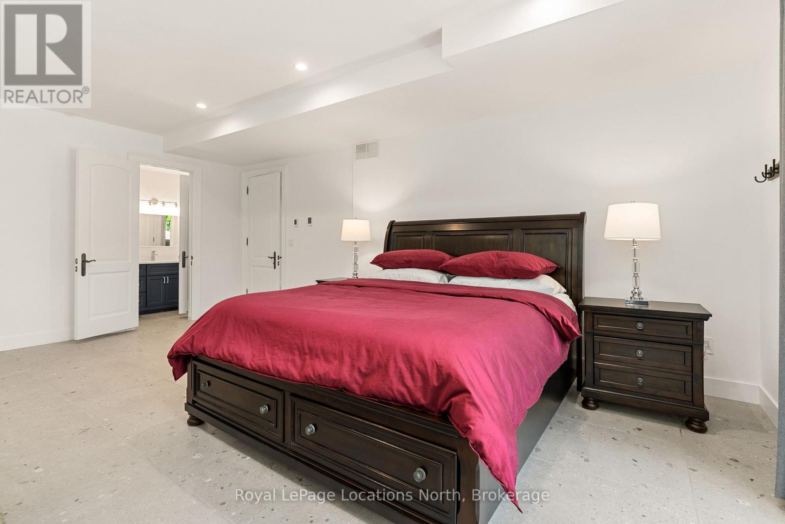 109 Hemlock Court W Property Photo 34