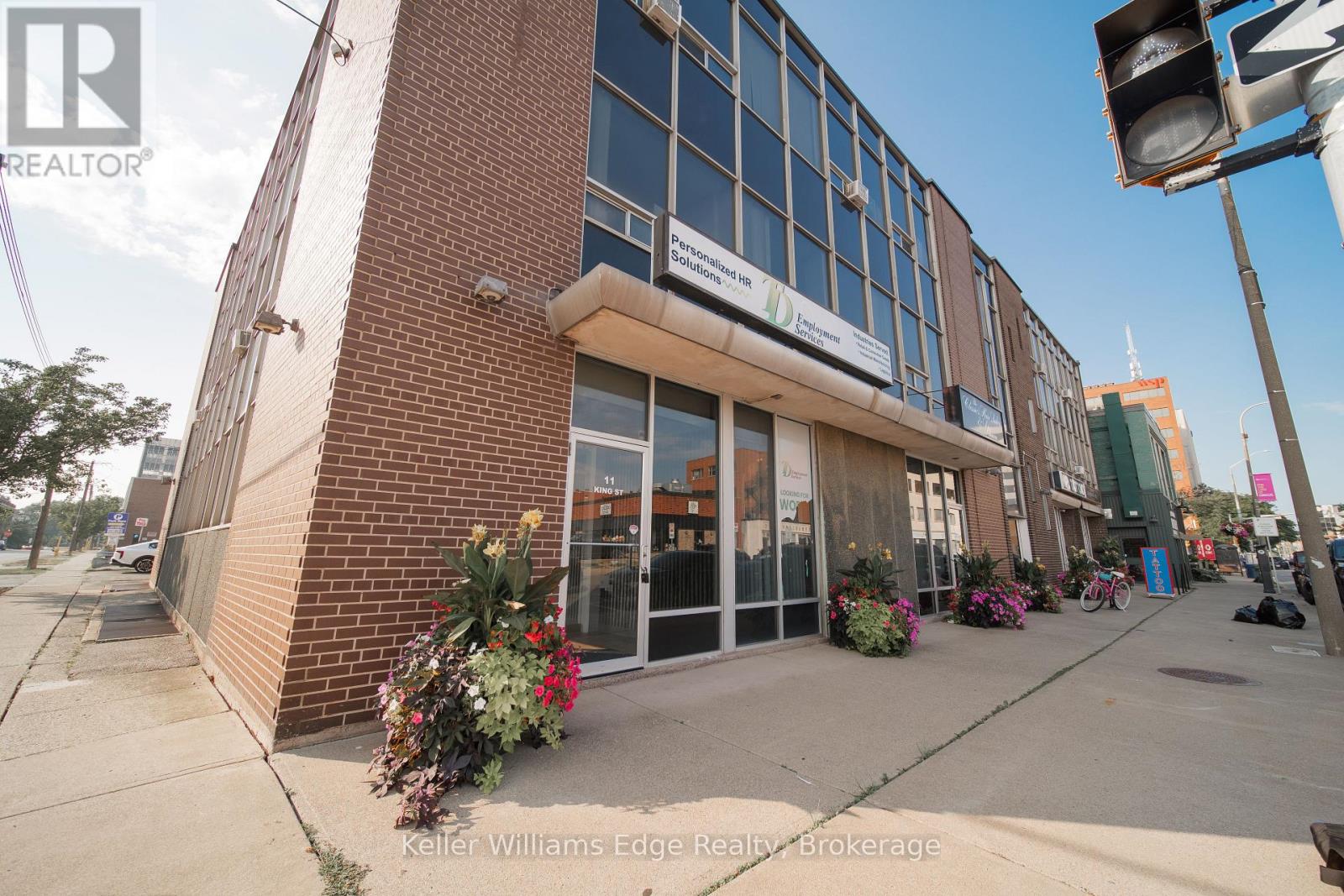 11 King Street Property Photo 3