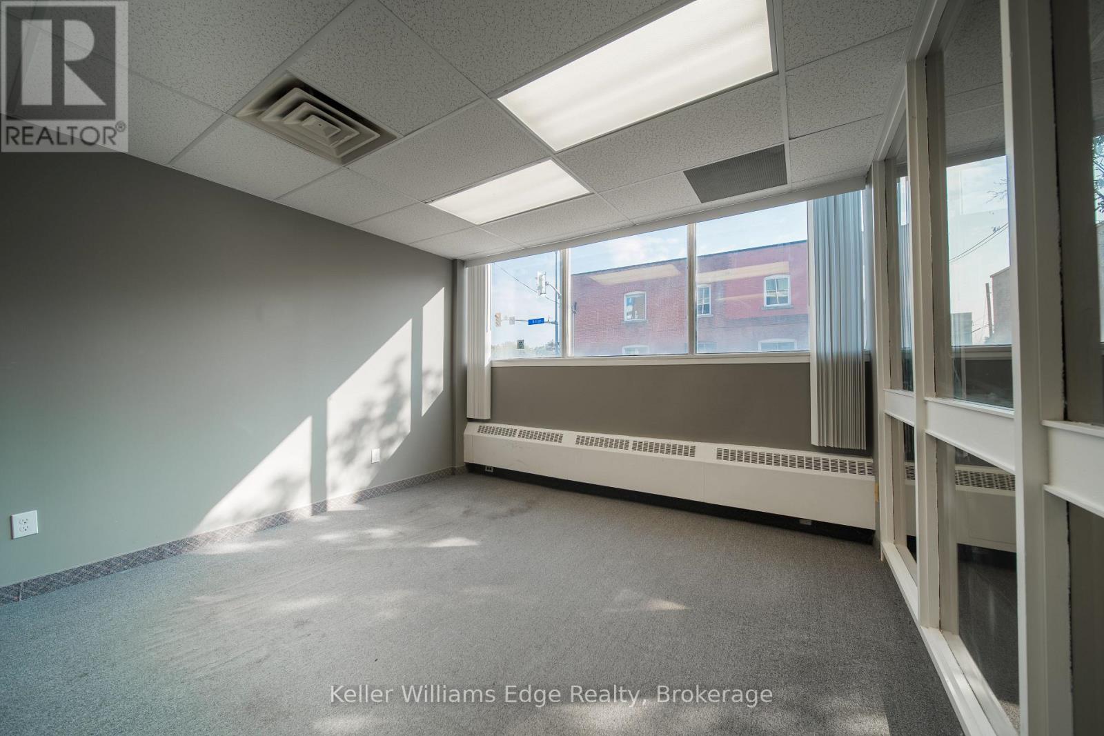 11 King Street Property Photo 9