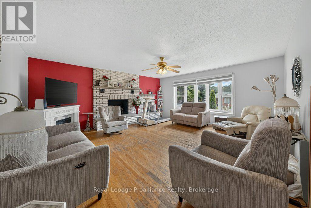 17 West Park Lane/ 32 Tall Pine Road Property Photo 8