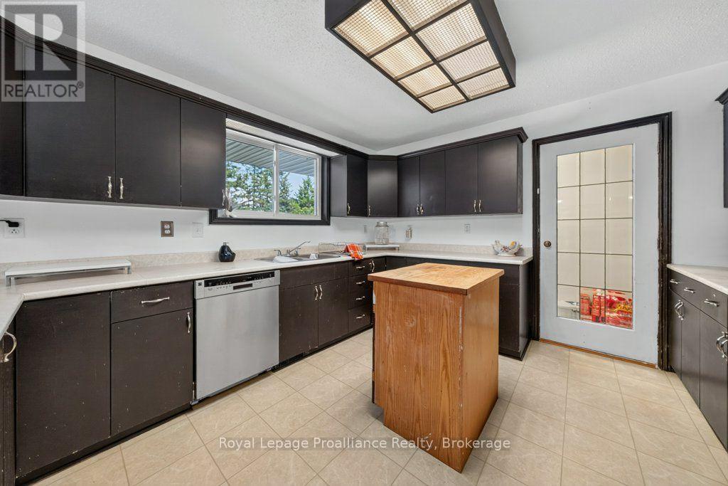 17 West Park Lane/ 32 Tall Pine Road Property Photo 16