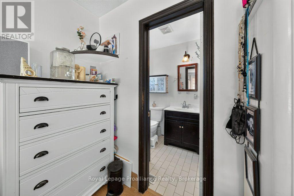 17 West Park Lane/ 32 Tall Pine Road Property Photo 24