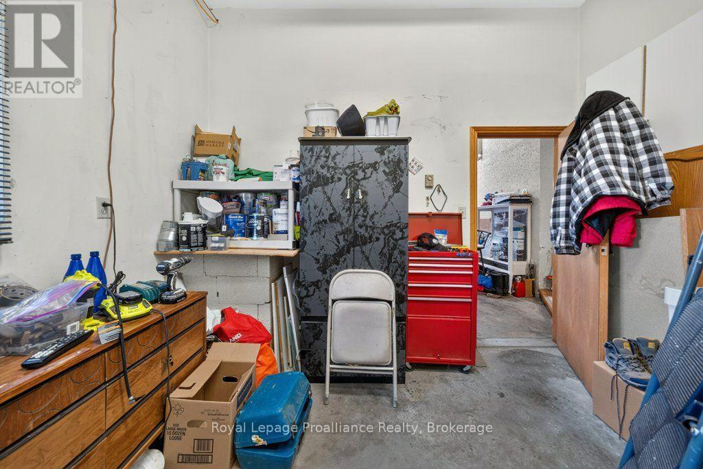 17 West Park Lane/ 32 Tall Pine Road Property Photo 31