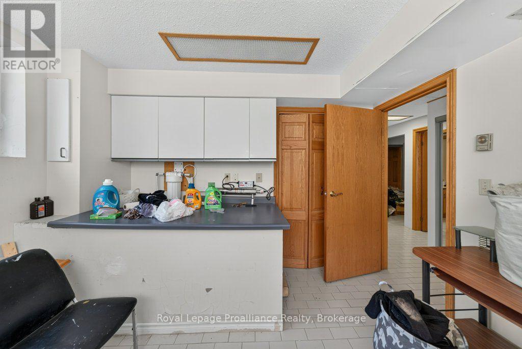 17 West Park Lane/ 32 Tall Pine Road Property Photo 45
