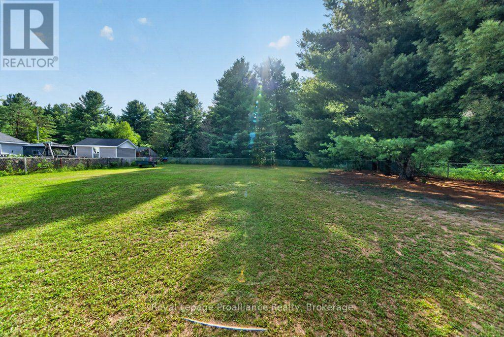 17 West Park Lane/ 32 Tall Pine Road Property Photo 50