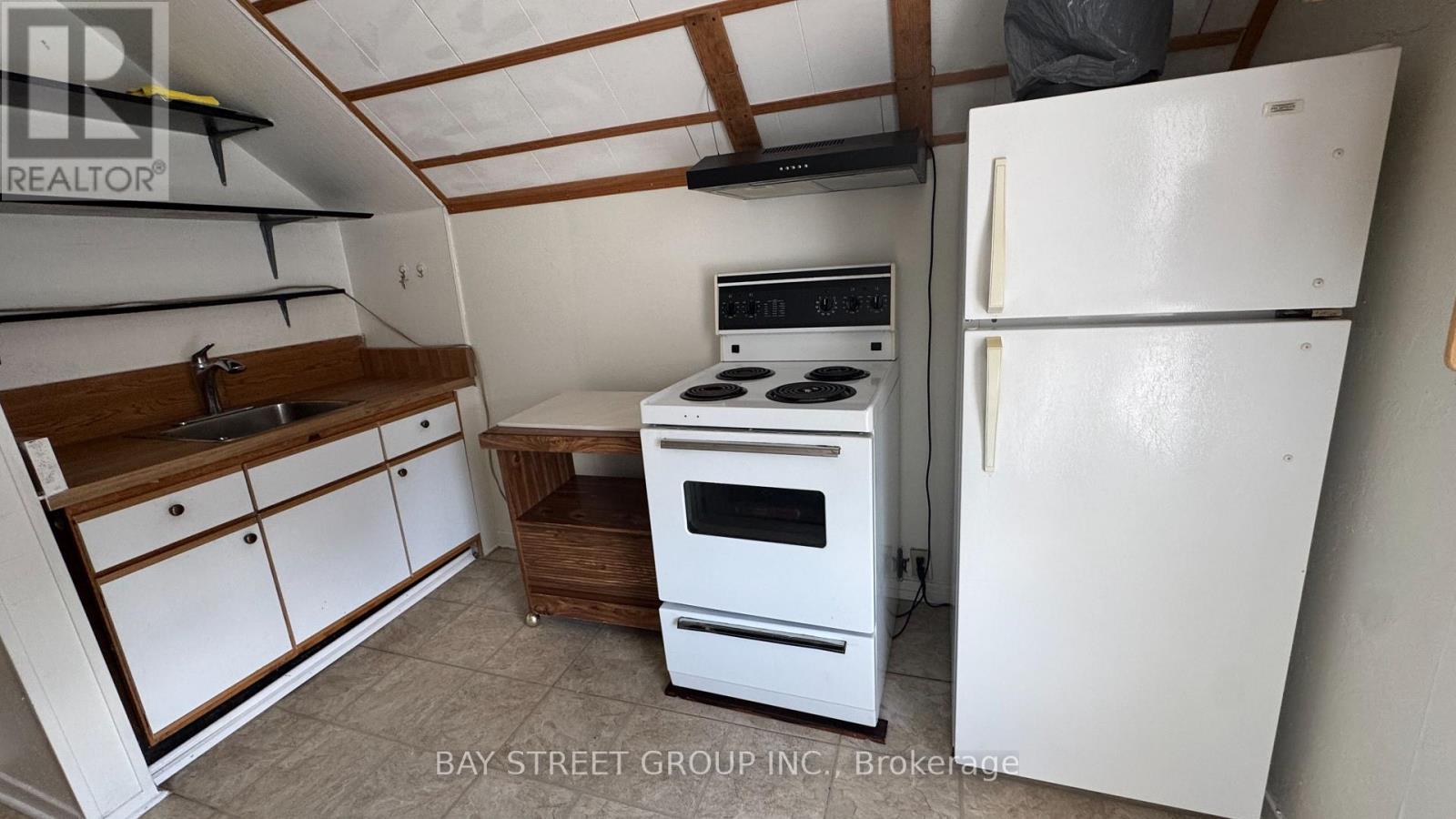 Upper - 4138 Drummond Road Property Photo 1
