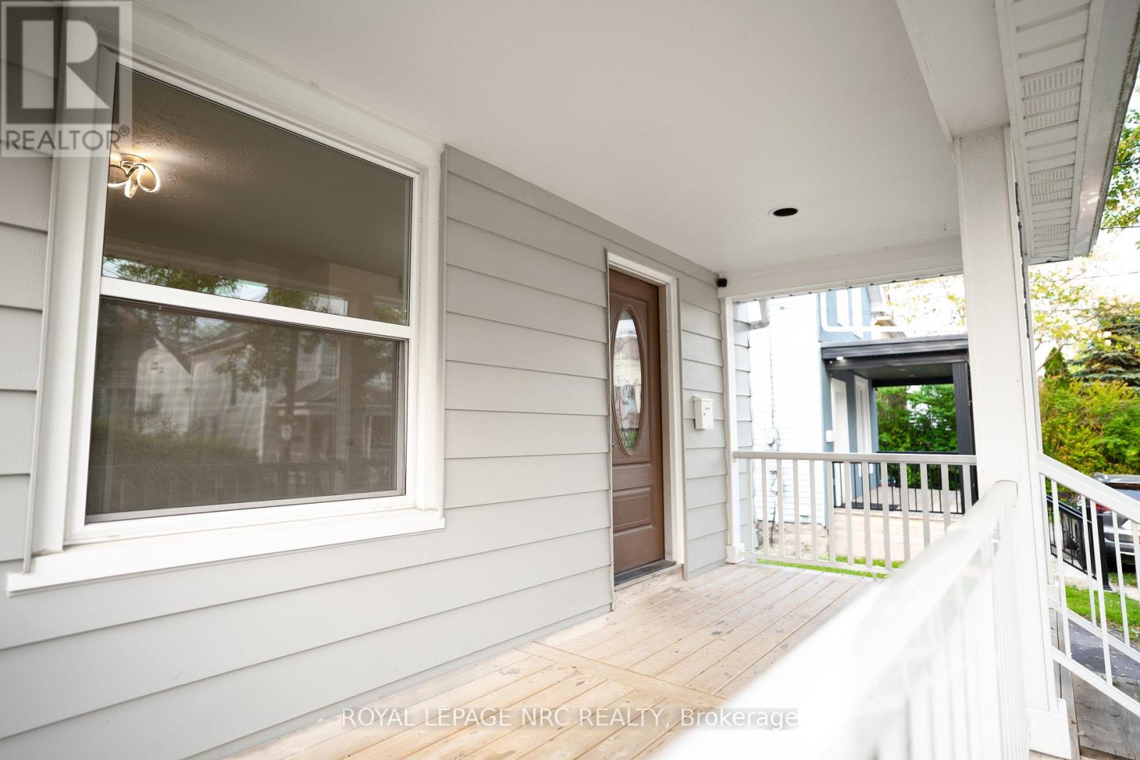 4713 Cookman Crescent N Property Photo 4