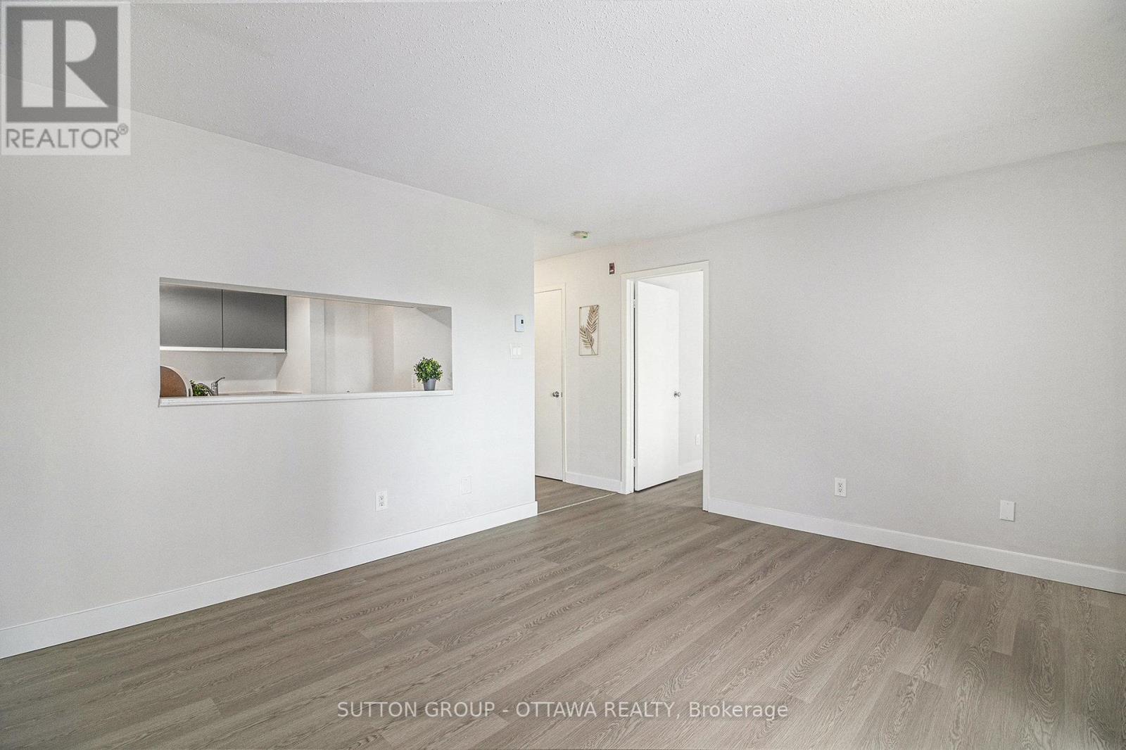 314 - 270 Brittany Drive Property Photo 18