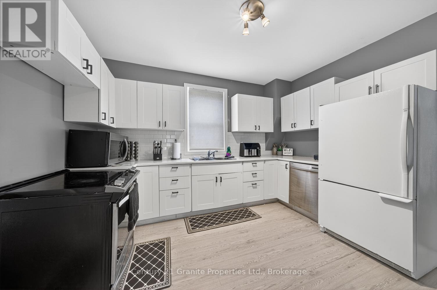 50 William Street Property Photo 12