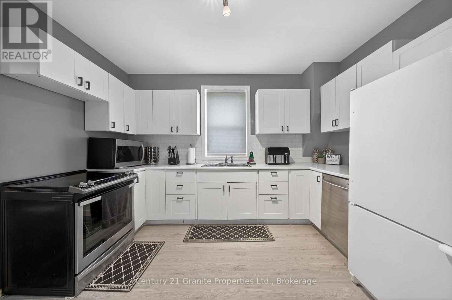 50 William Street Property Photo 13