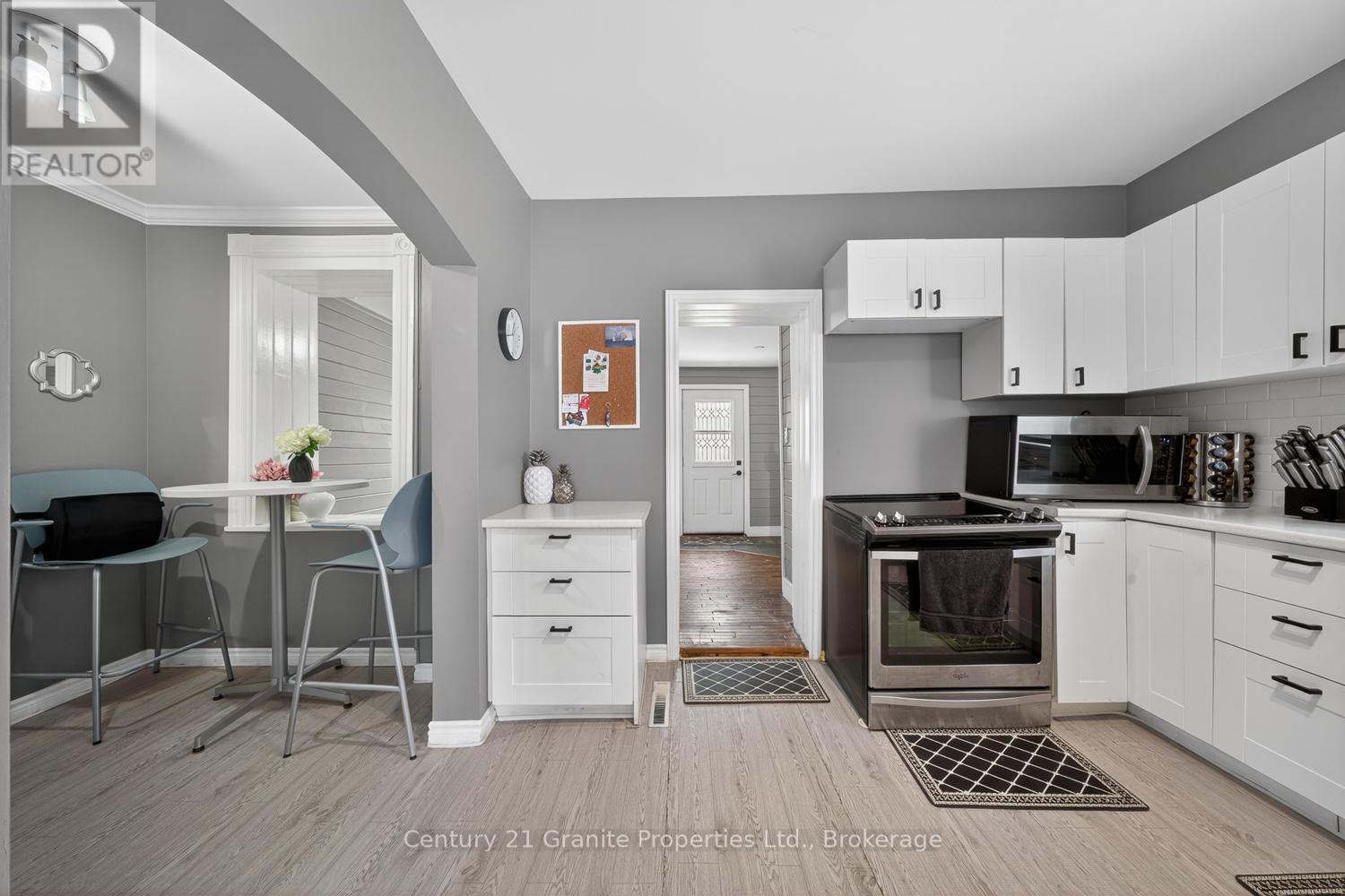 50 William Street Property Photo 32