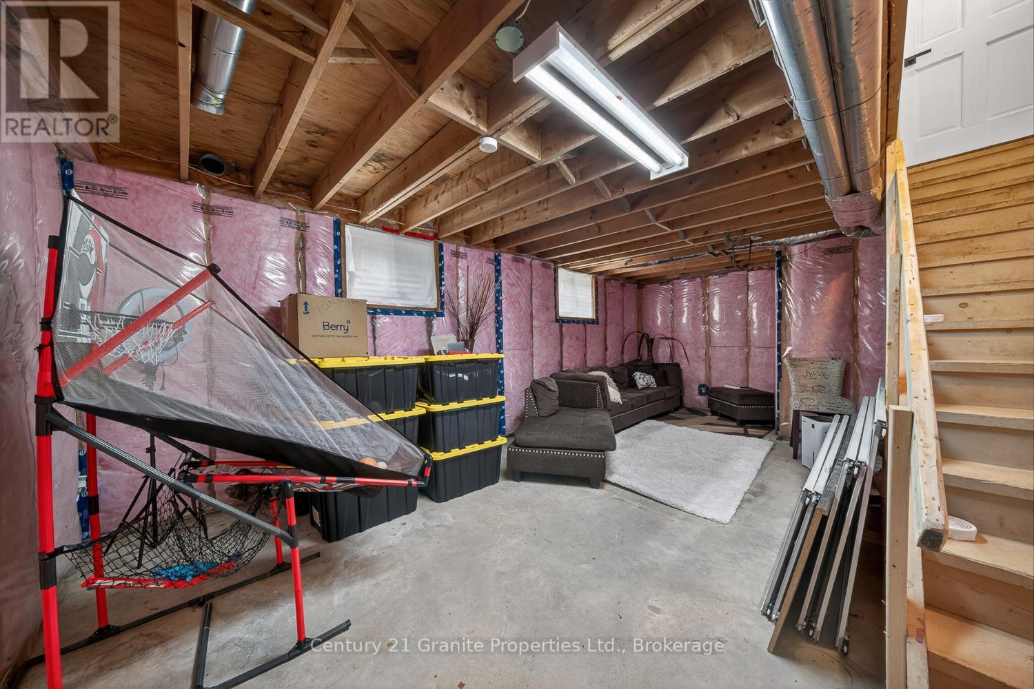 50 William Street Property Photo 48