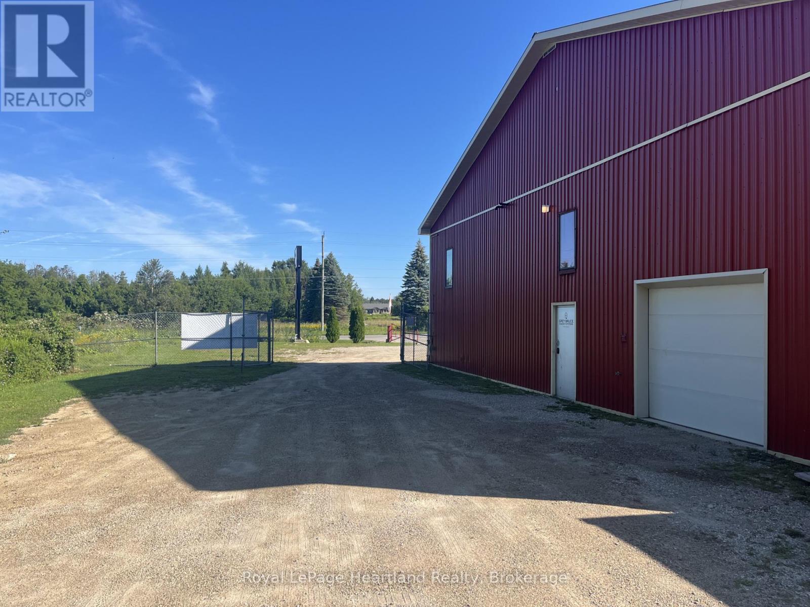 B - 401248 County Rd 4 Property Photo 1