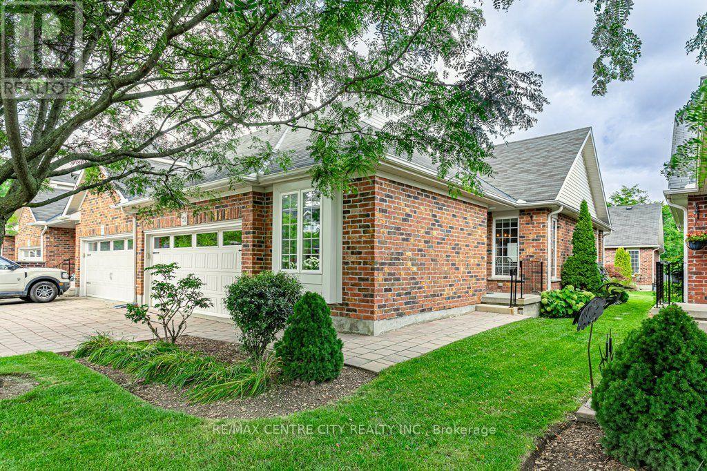 51 - 464 Commissioners Road W Property Photo 3