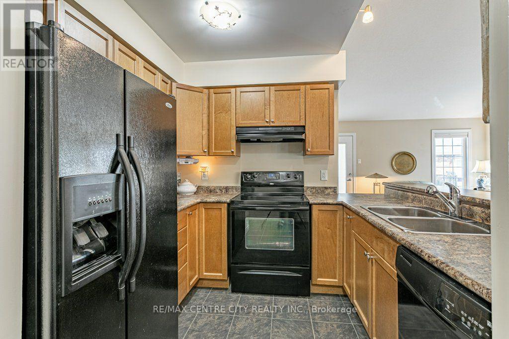 51 - 464 Commissioners Road W Property Photo 14