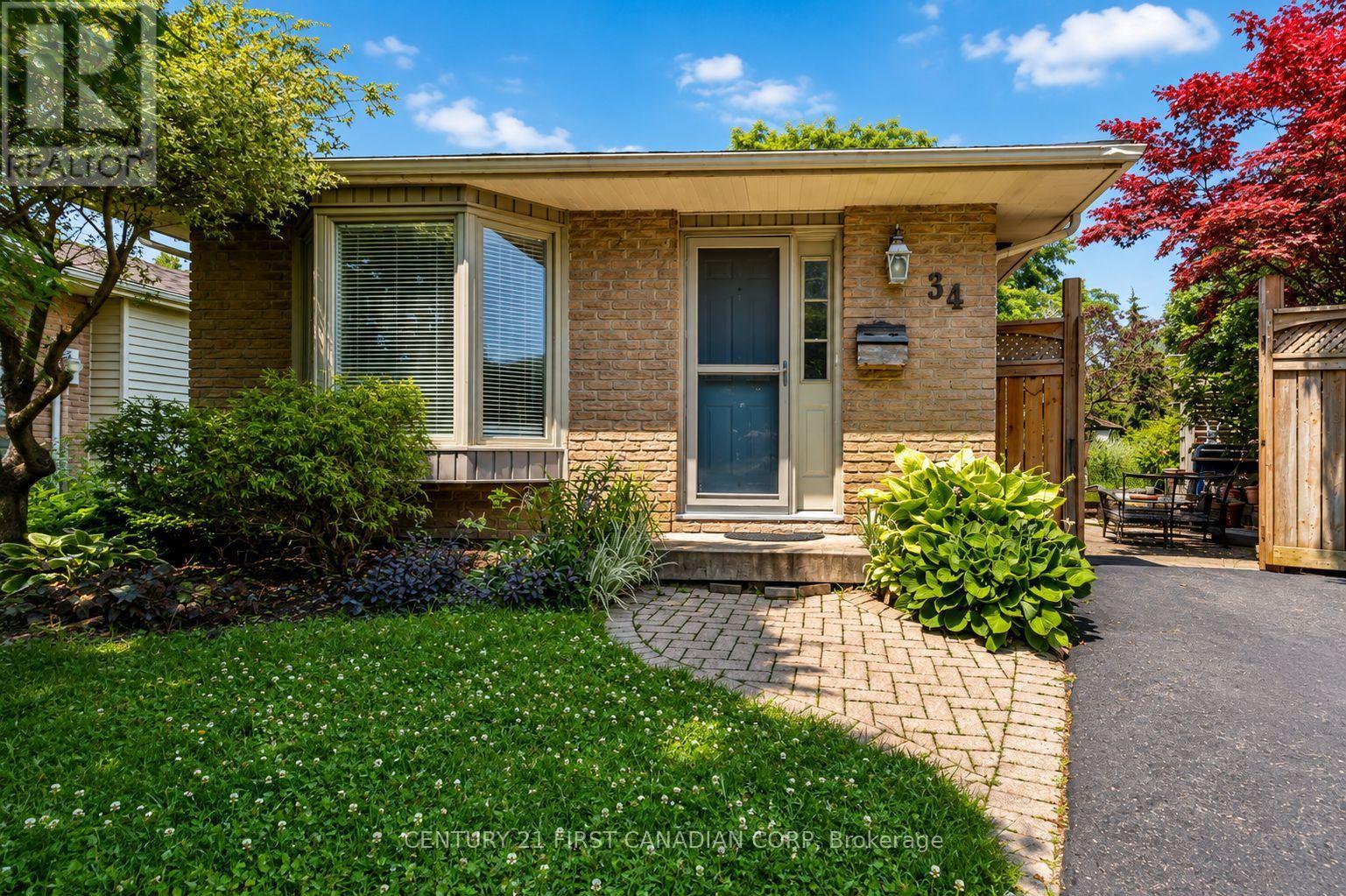 34 SPEIGHT COURT Property Photo 1