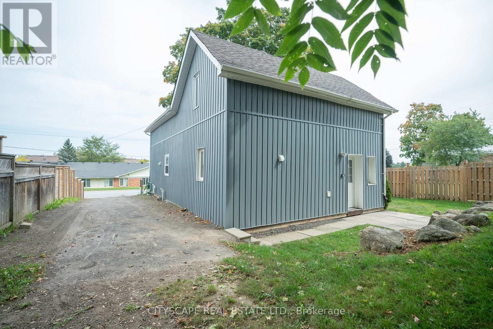408 William Street Property Photo 5