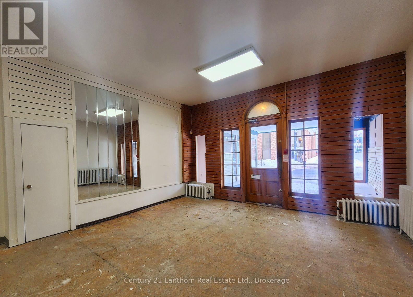 1 - 302 Front Street Property Photo 4
