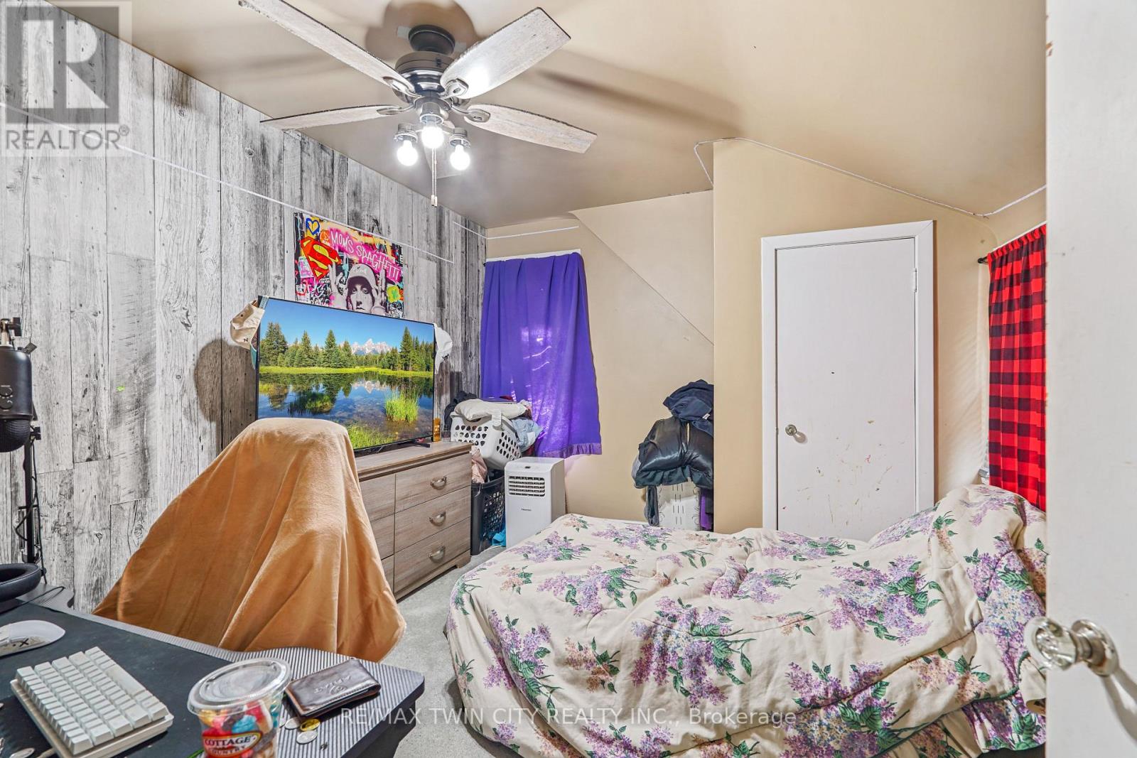 60 Park Road N Property Photo 18