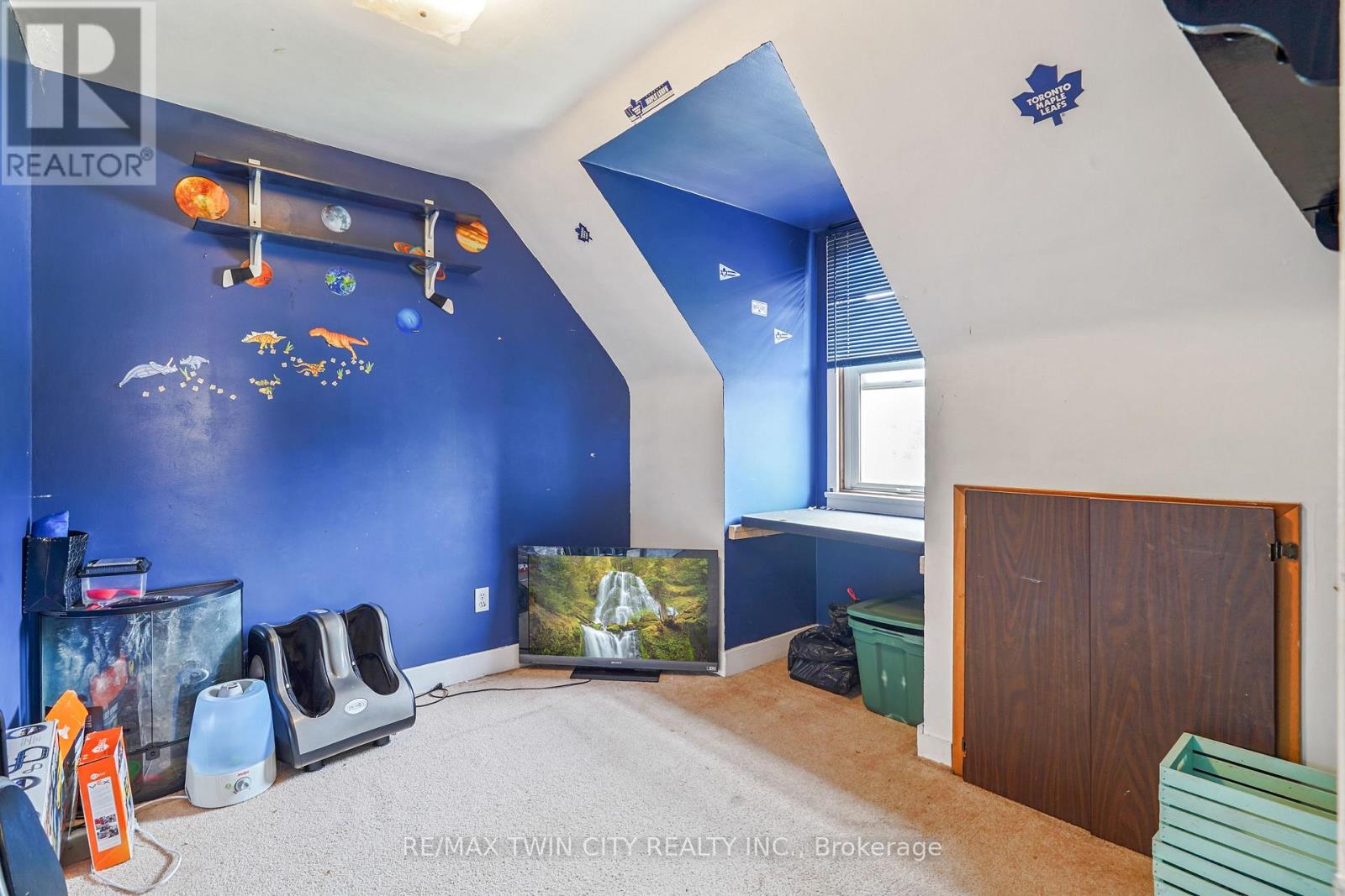60 Park Road N Property Photo 20