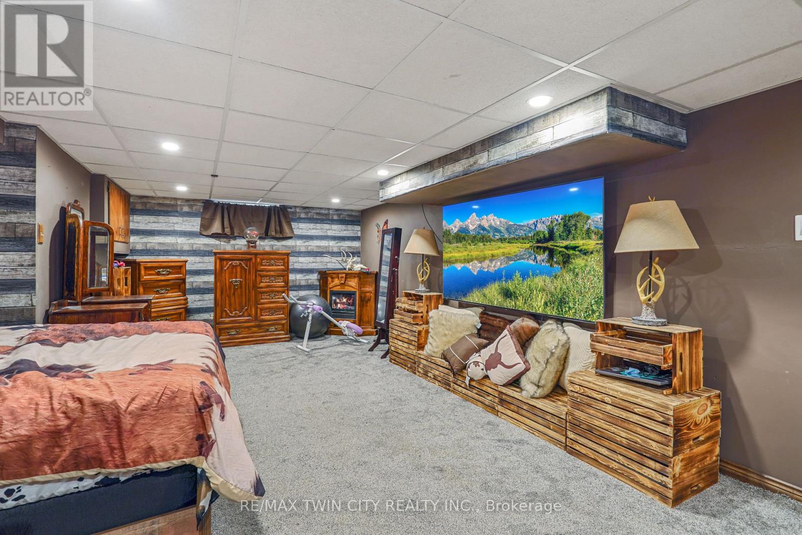 60 Park Road N Property Photo 25