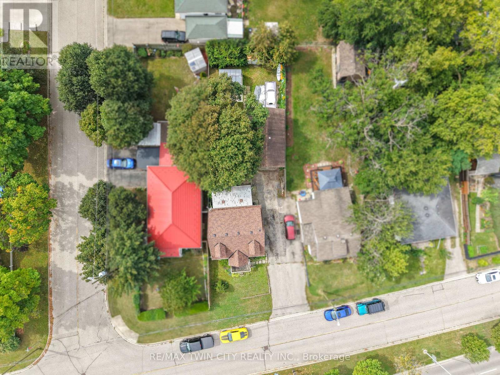60 Park Road N Property Photo 43
