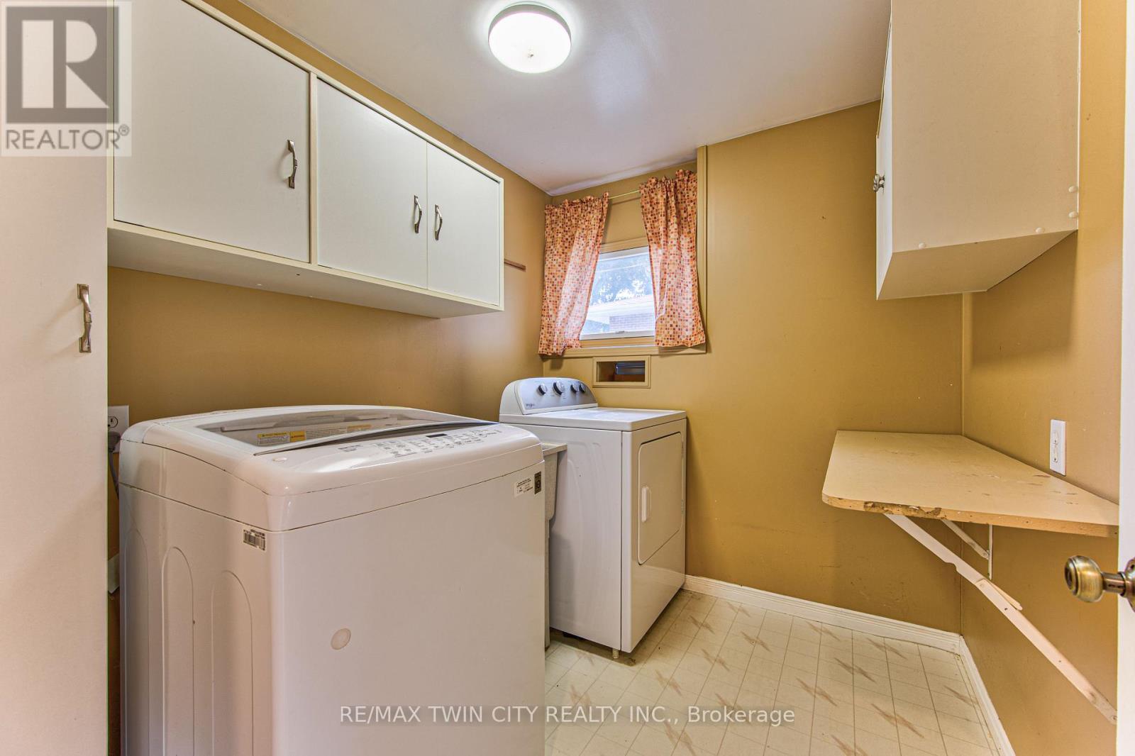 104 Springbank Crescent Property Photo 23