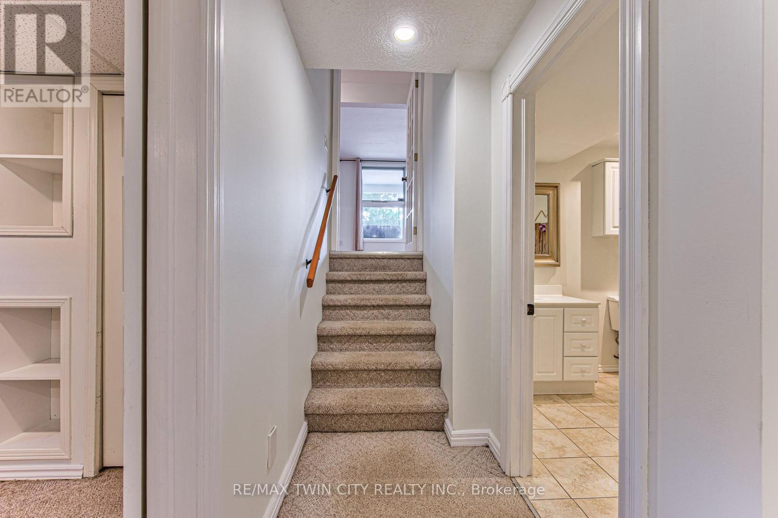 104 Springbank Crescent Property Photo 24
