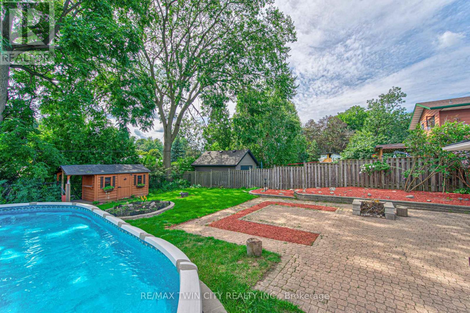 104 Springbank Crescent Property Photo 32