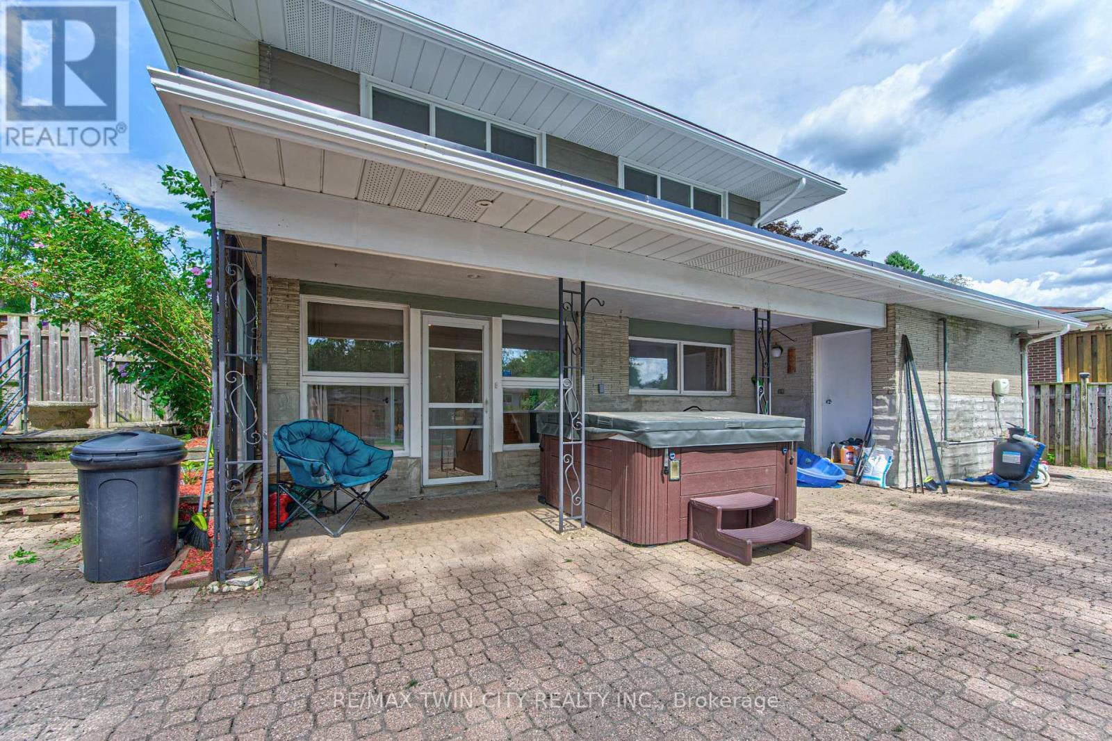 104 Springbank Crescent Property Photo 33