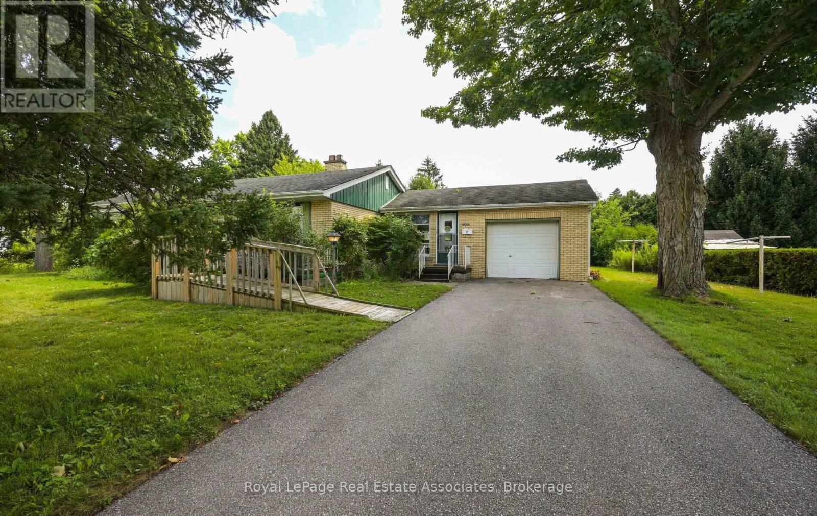 27 Rothsay Avenue Property Photo 4