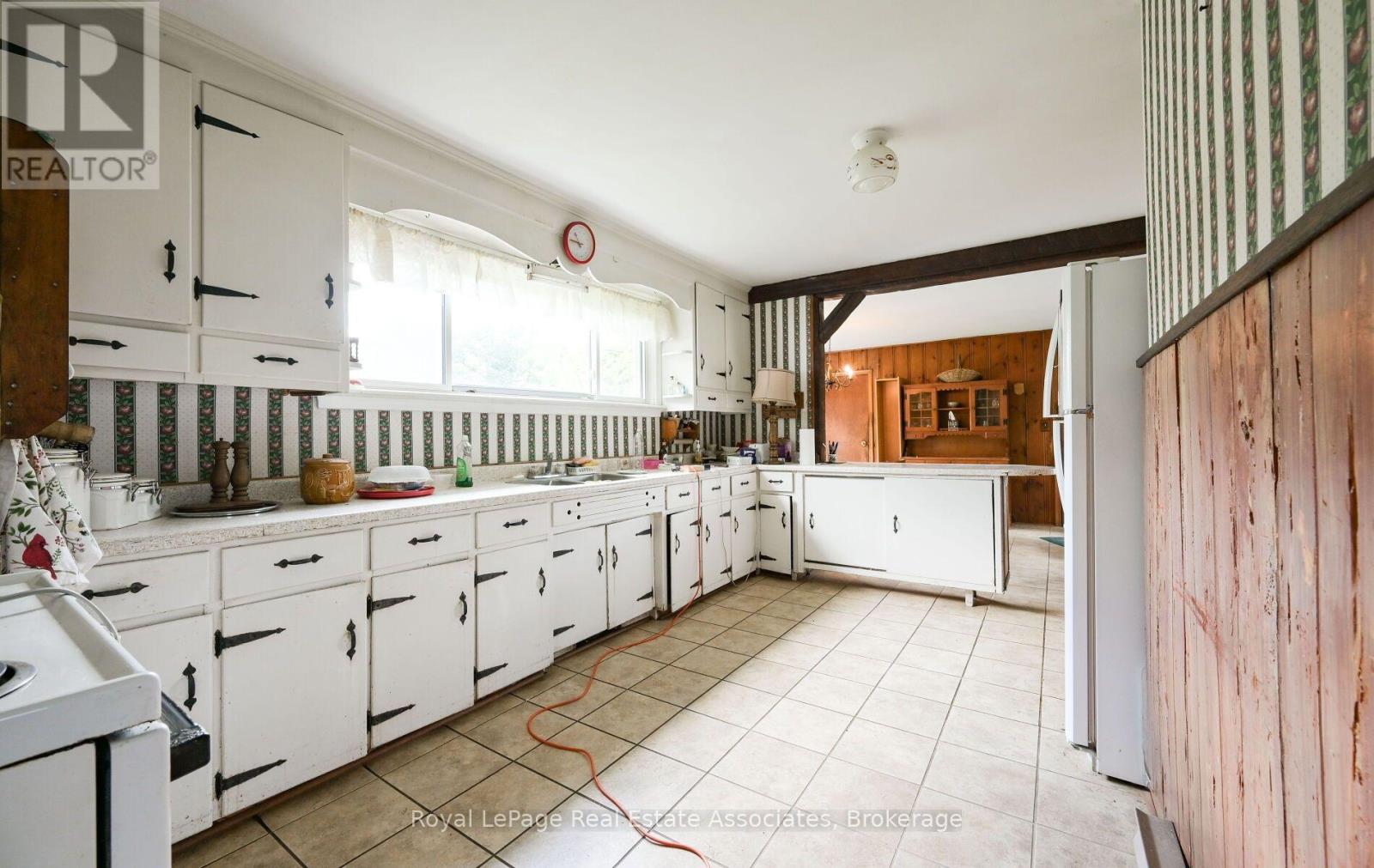 27 Rothsay Avenue Property Photo 7