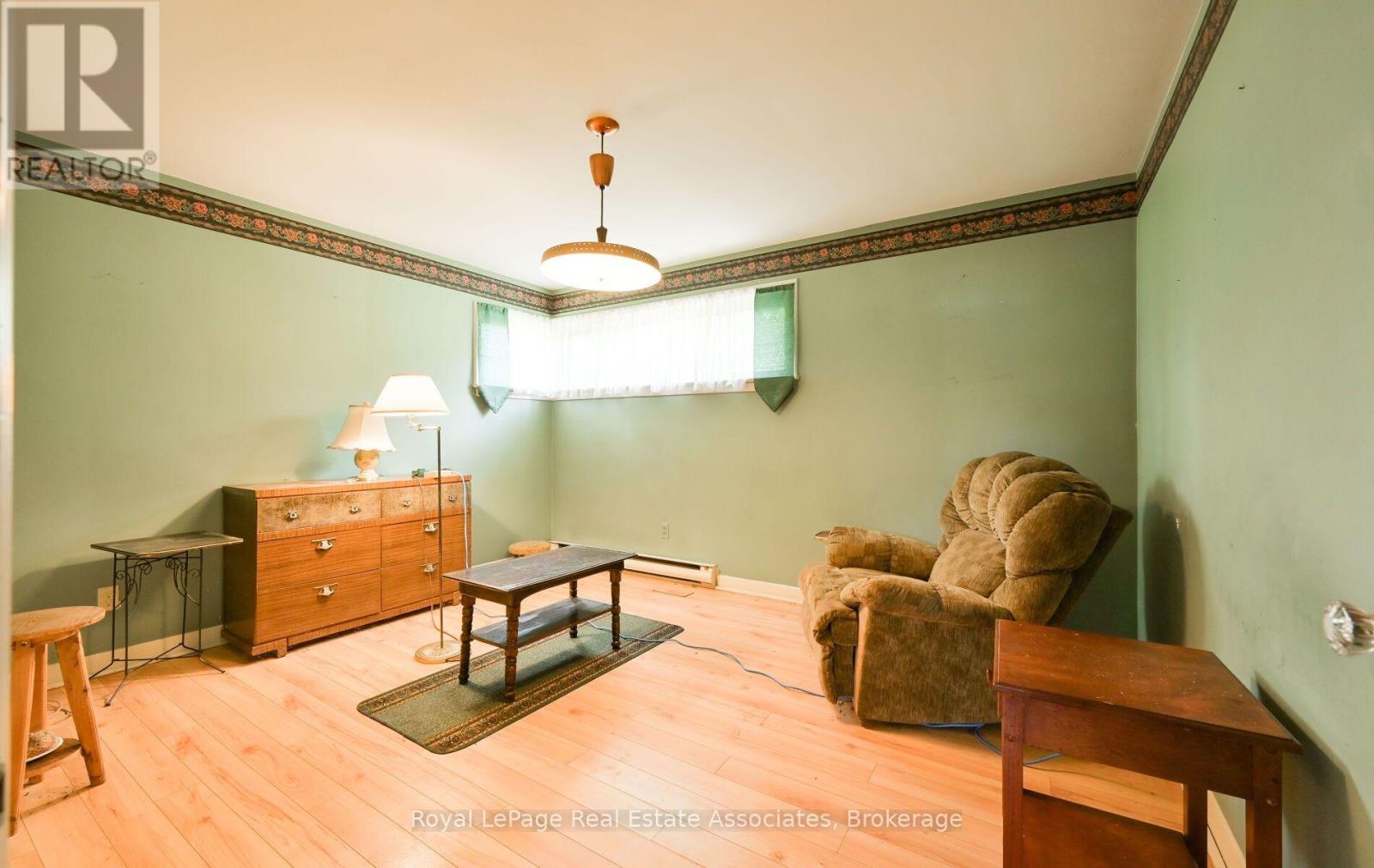 27 Rothsay Avenue Property Photo 14