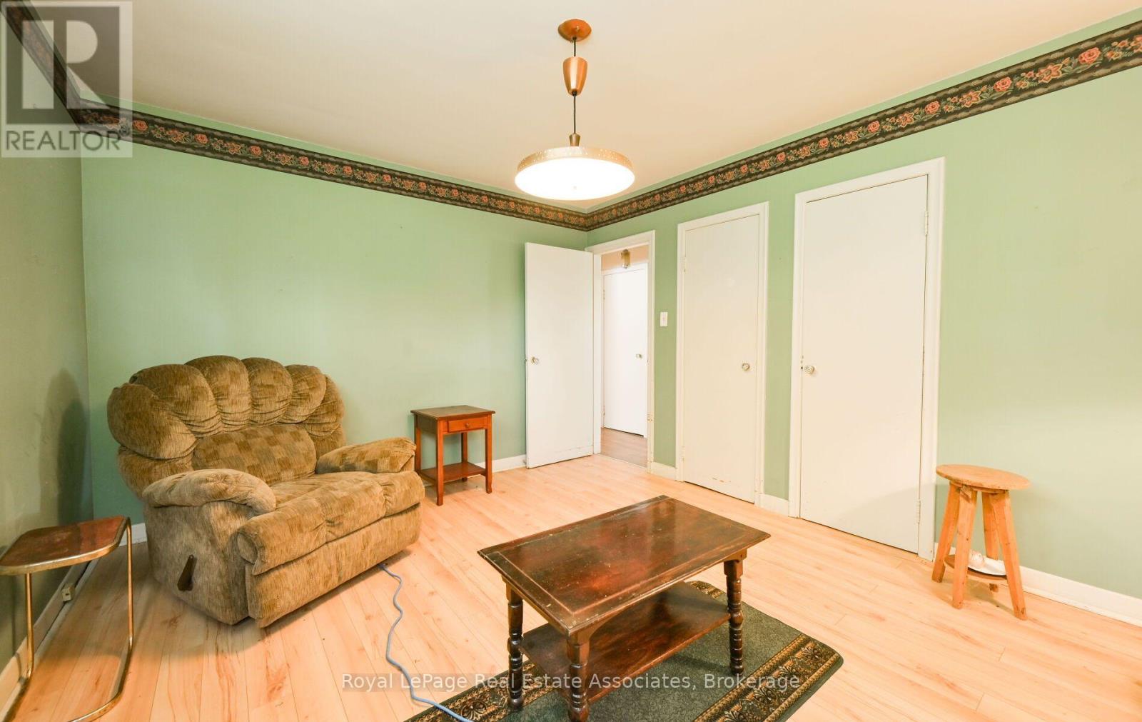 27 Rothsay Avenue Property Photo 15