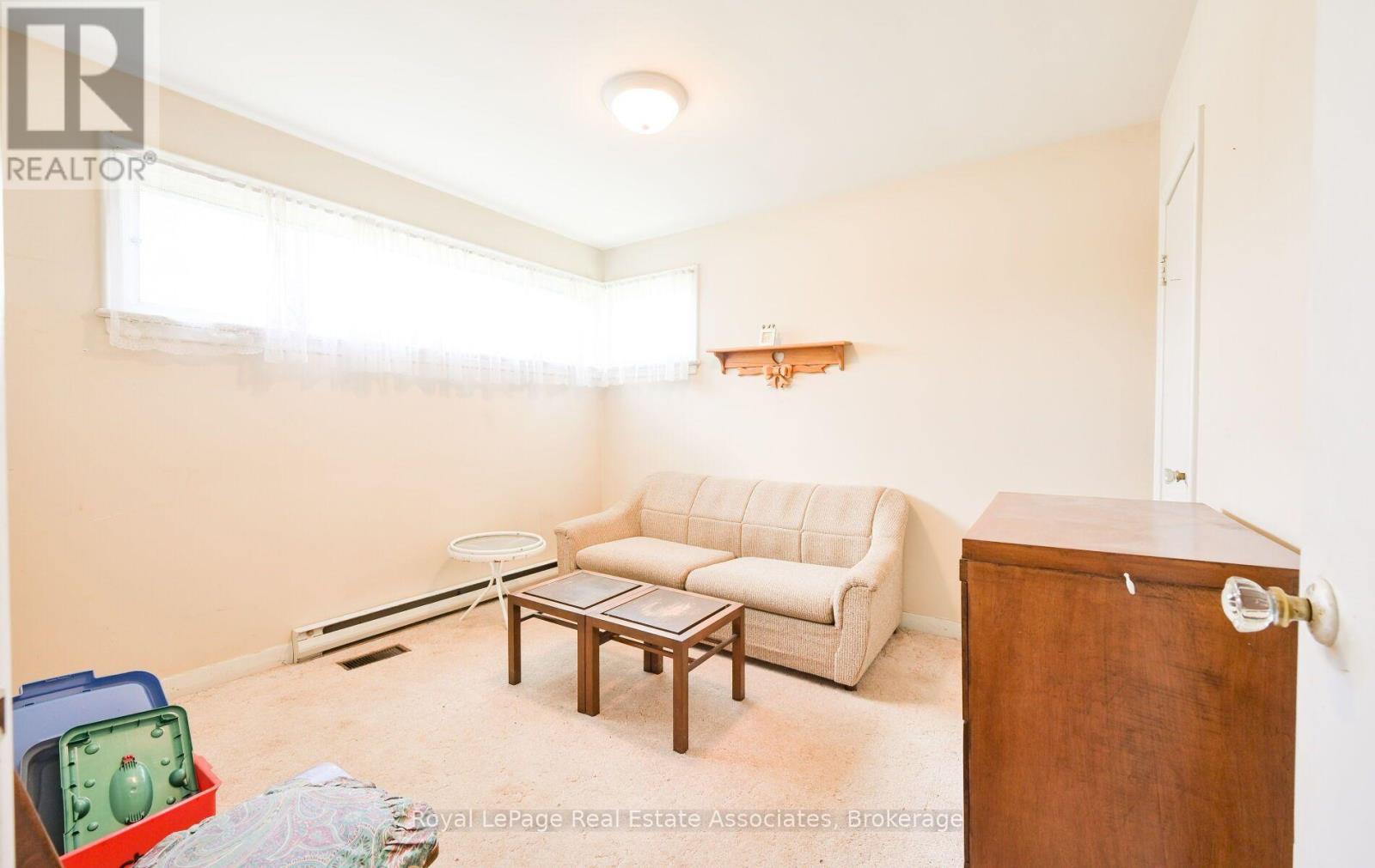 27 Rothsay Avenue Property Photo 16