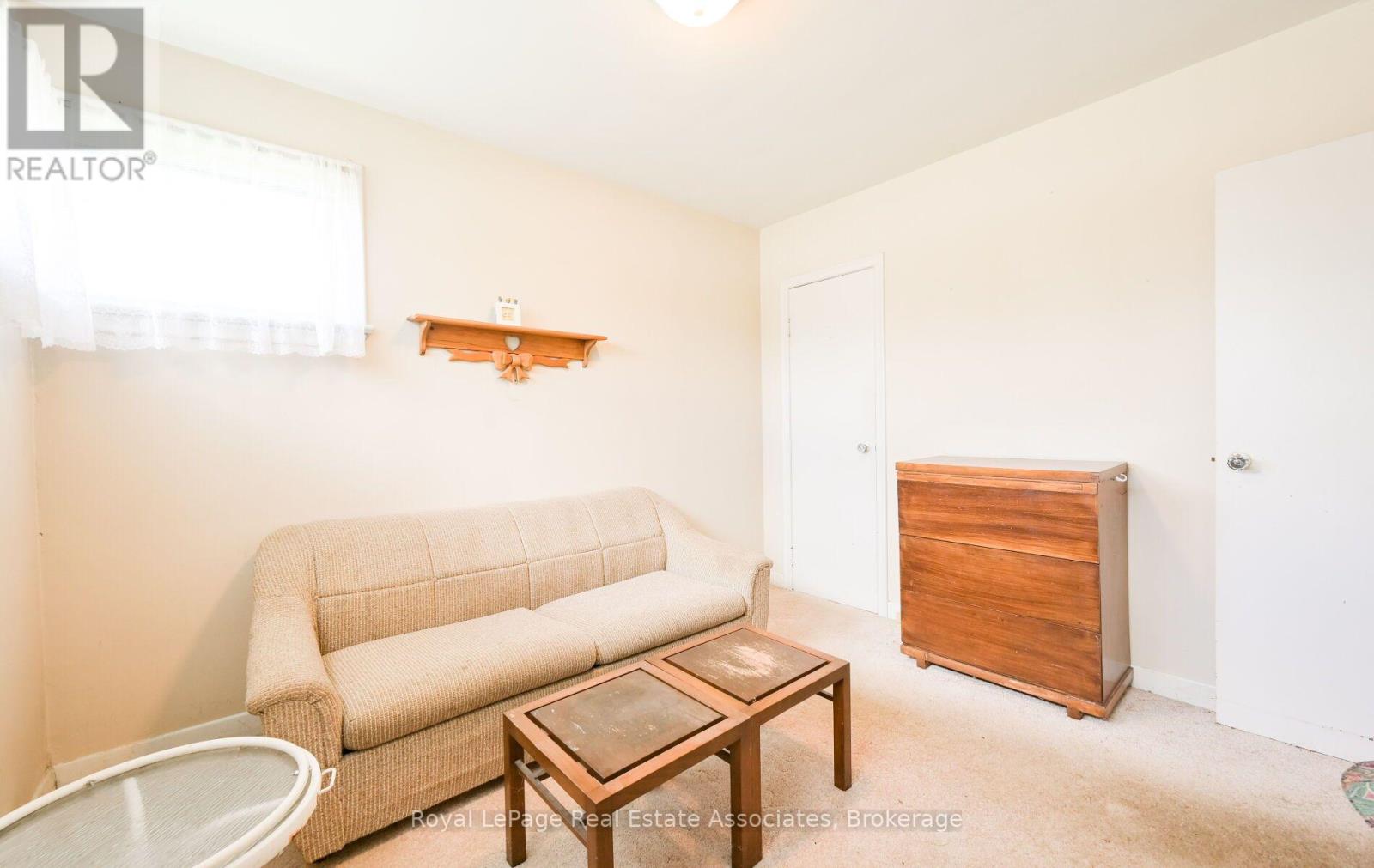 27 Rothsay Avenue Property Photo 17