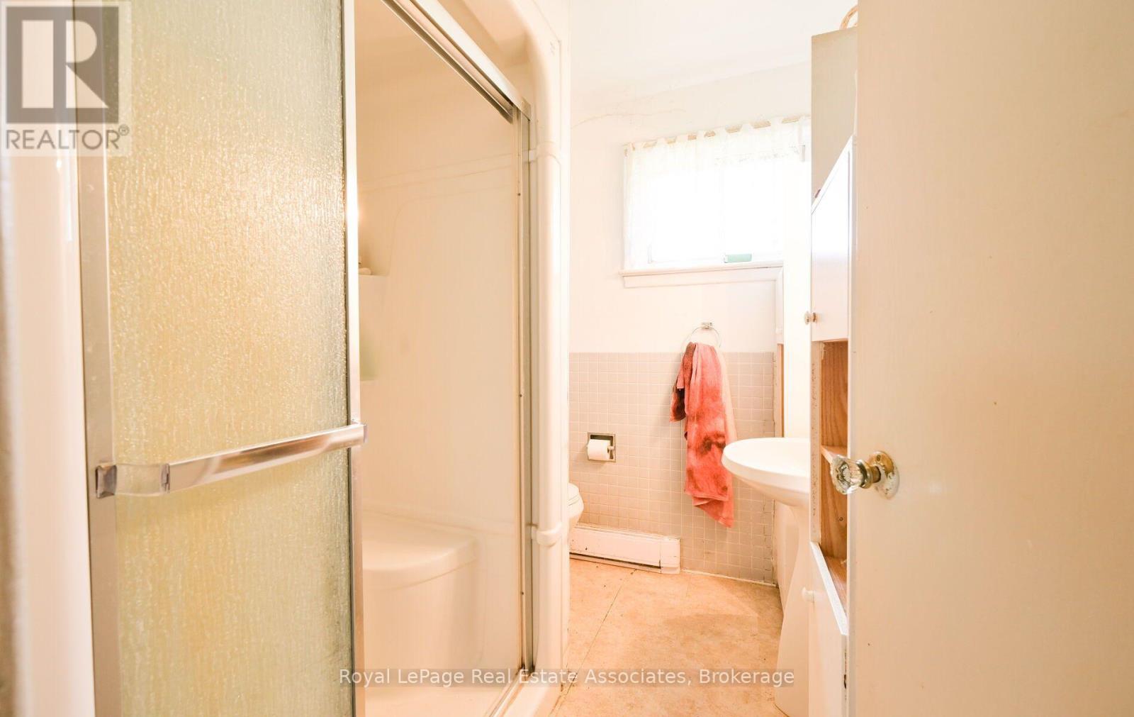 27 Rothsay Avenue Property Photo 18