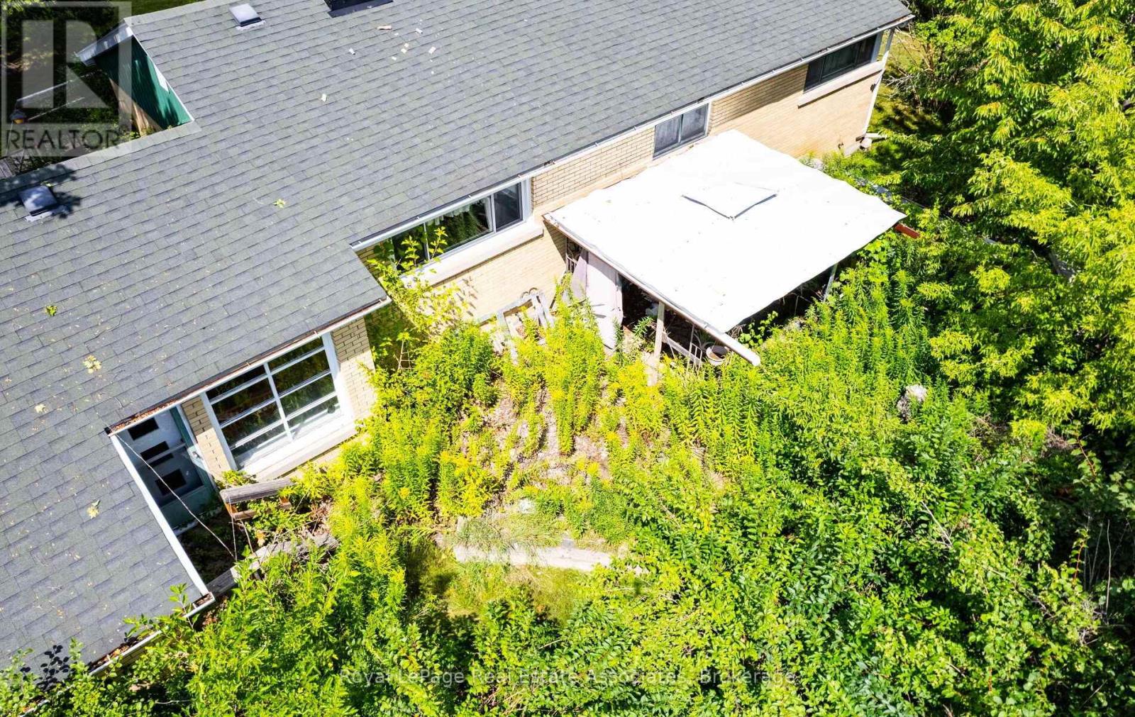 27 Rothsay Avenue Property Photo 30