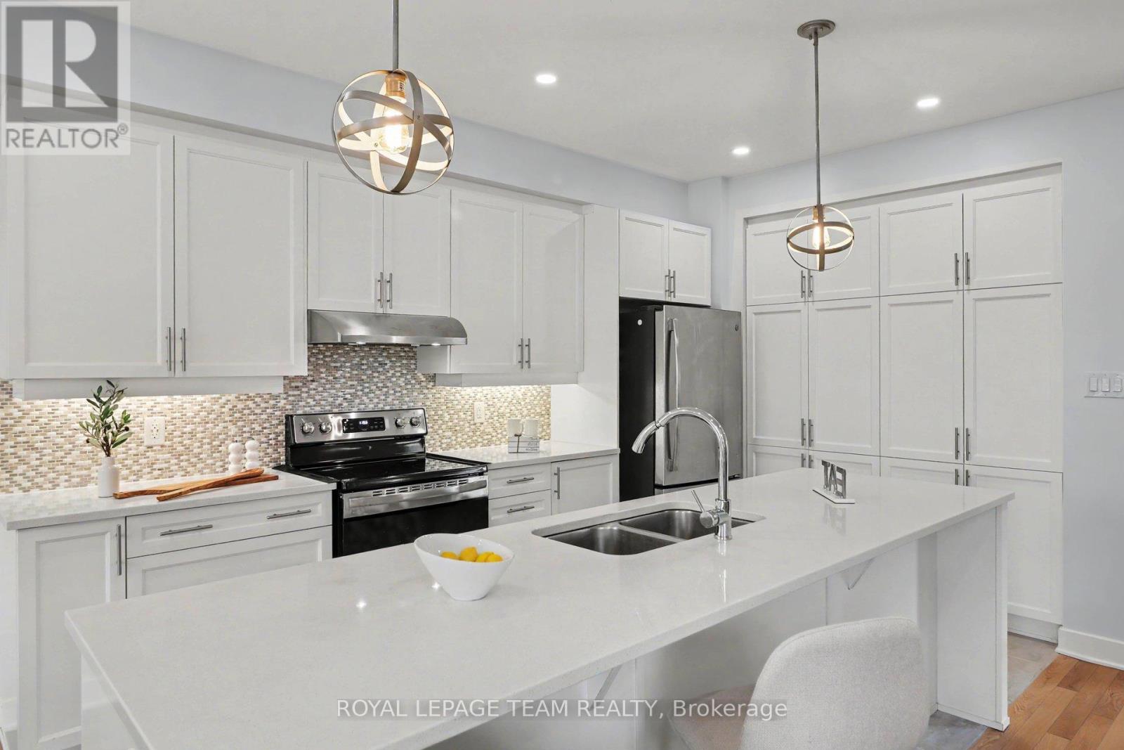 590 Triangle Street Property Photo 12
