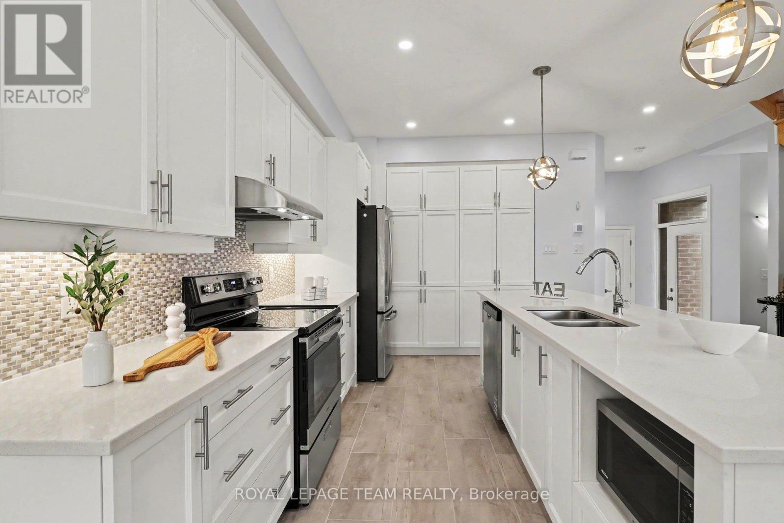 590 Triangle Street Property Photo 14