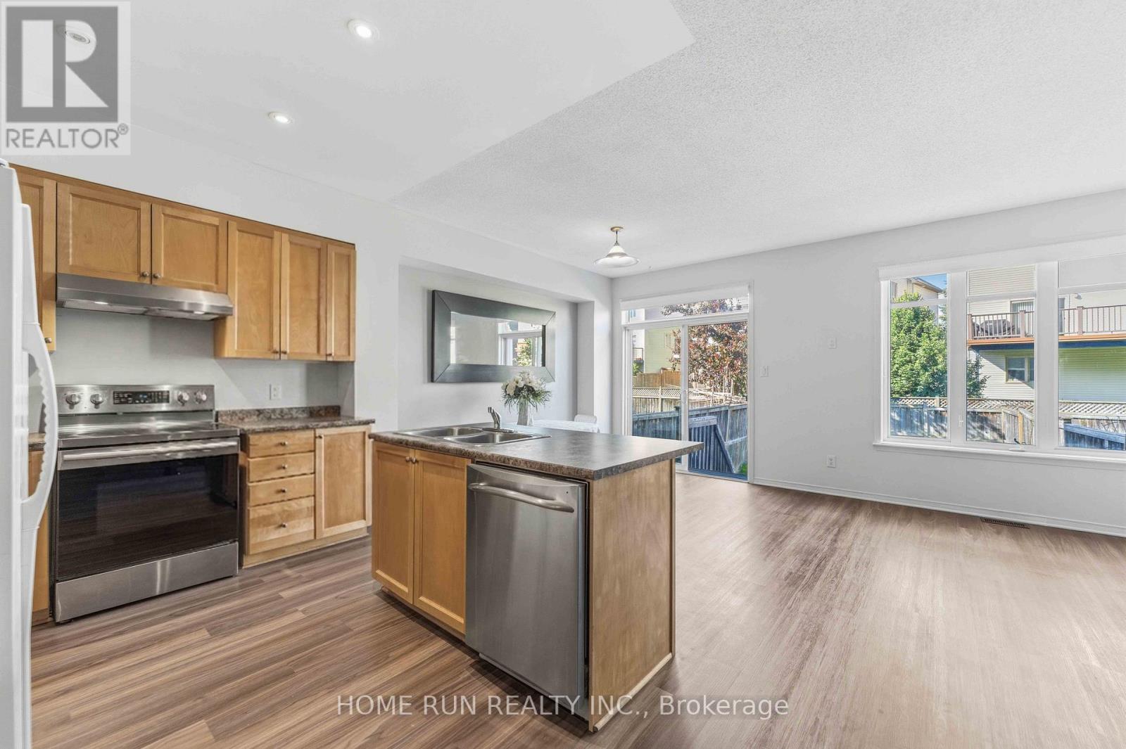 230 Badgeley Avenue Property Photo 4