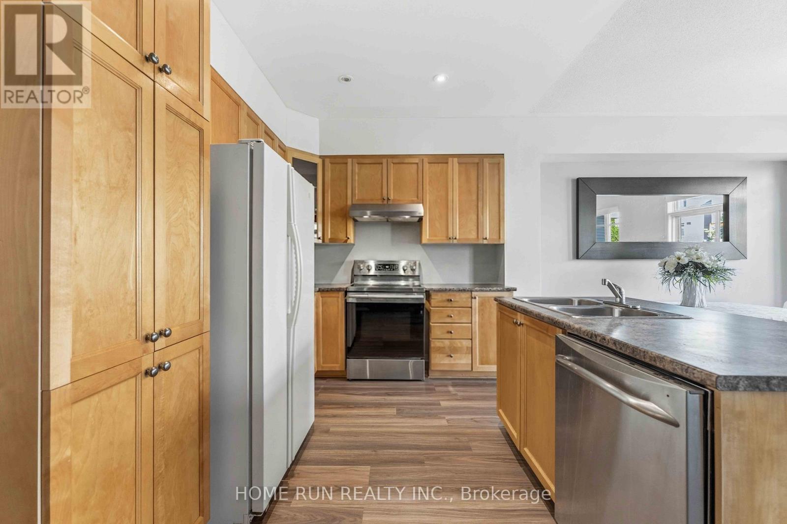 230 Badgeley Avenue Property Photo 5