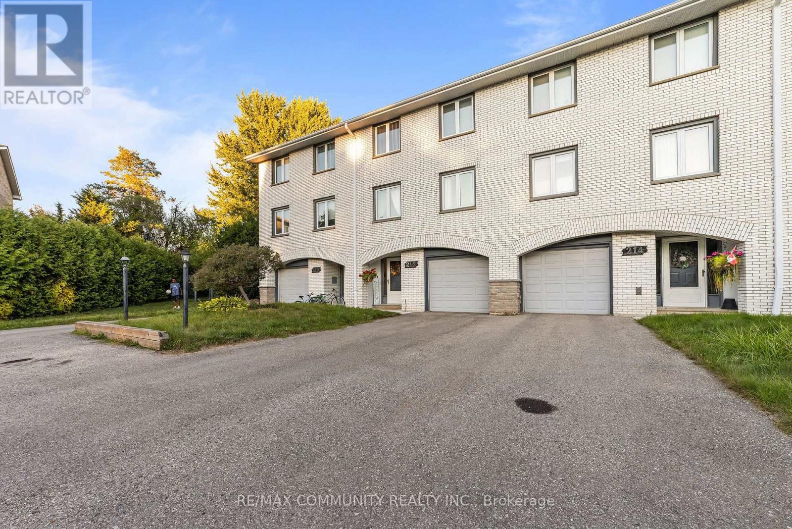 210-216 HOMESTEAD CRESCENT