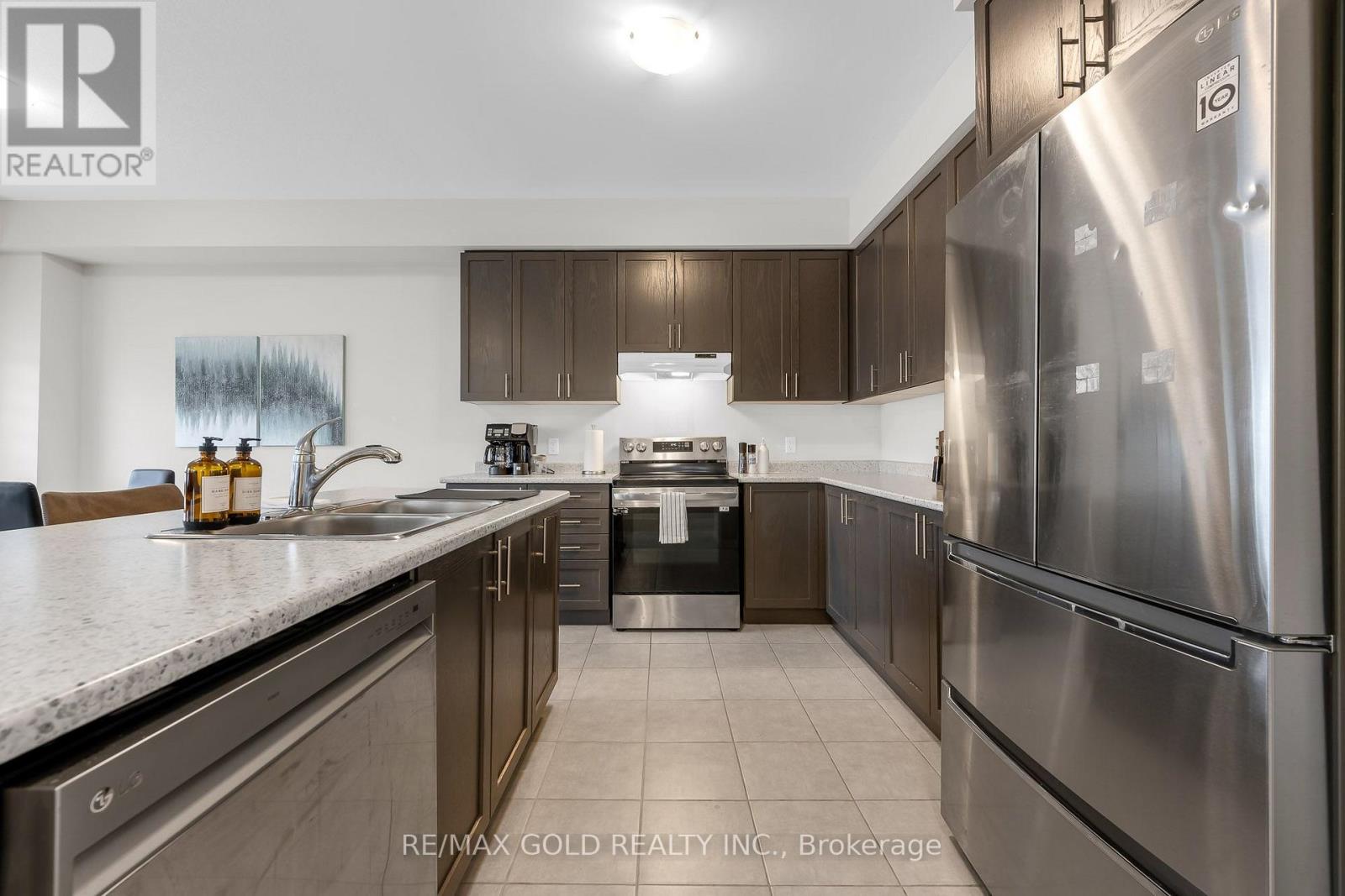 83 Pinot Crescent Property Photo 11