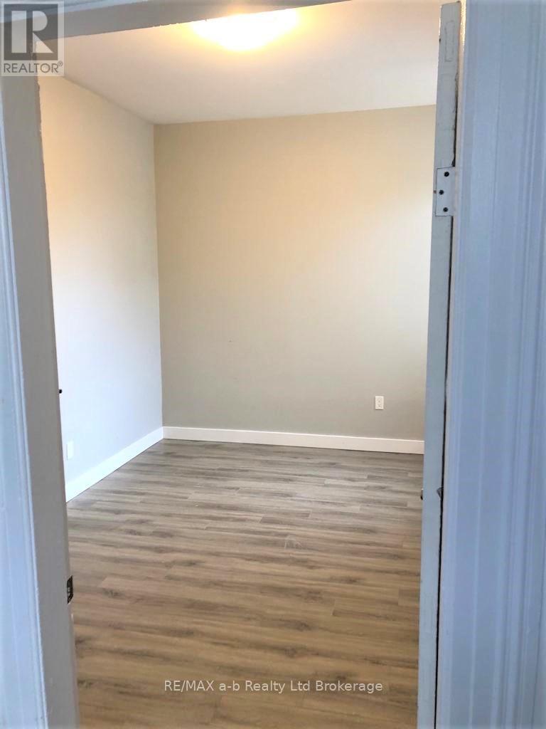 2 - 44 Stanley Street Property Photo 5